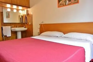 Hotel Malta Milan 0*,  Italy