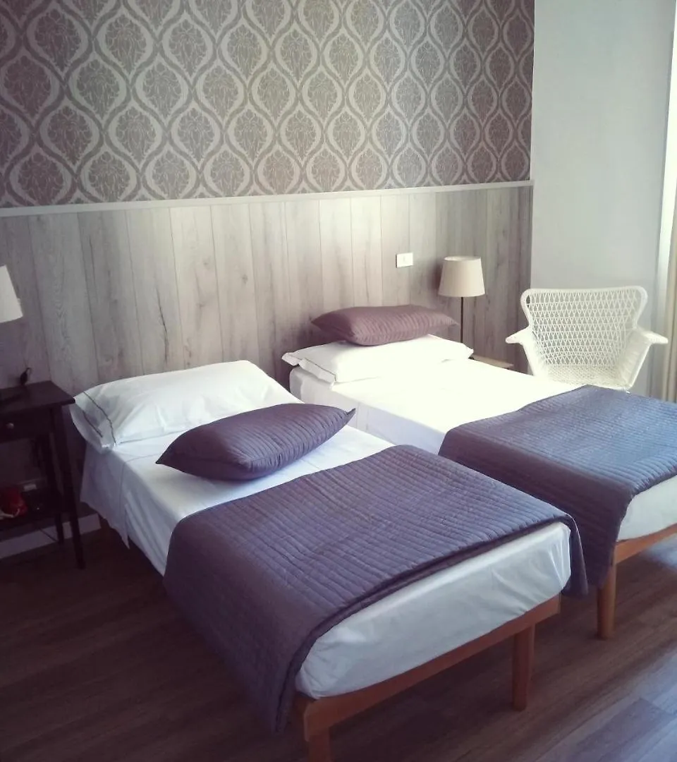 Hotel Malta Milan 0*,  Italy